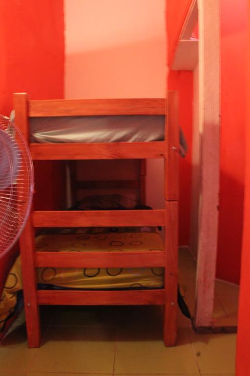 Hostal Barrio Brasil Сантяго Екстериор снимка