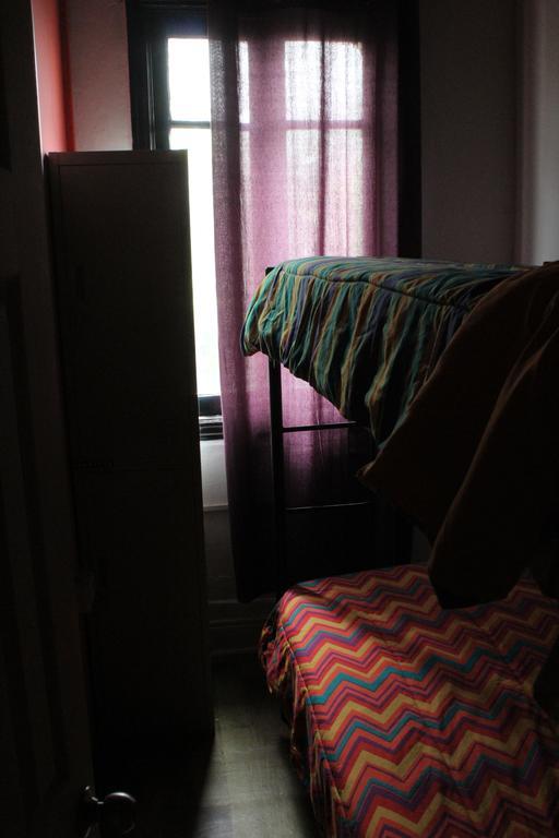 Hostal Barrio Brasil Сантяго Екстериор снимка