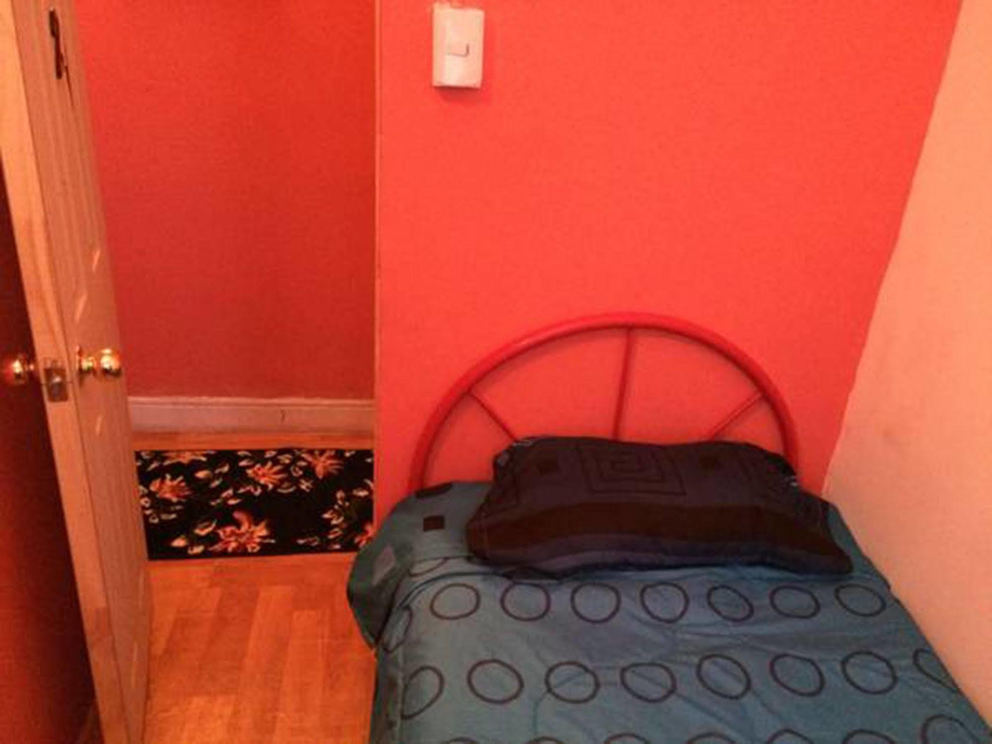 Hostal Barrio Brasil Сантяго Екстериор снимка